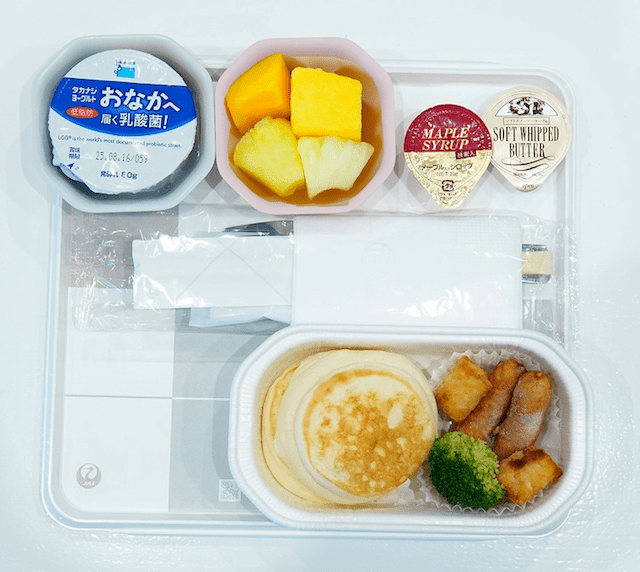 JAL　JL51　羽田-シドニー　機内食　パンケーキ