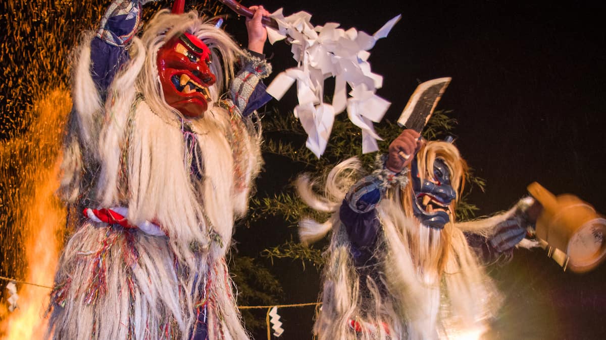 なまはげ　秋田県　男鹿市　柴灯まつり　踊り