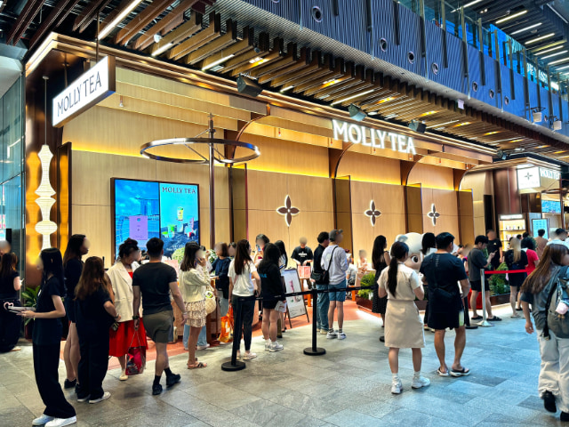 MOLLY TEA シンガポール　行列