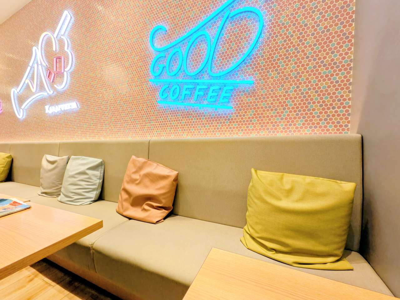 岡山県岡山市・からふね屋CAFEさんすて岡山店(店内)