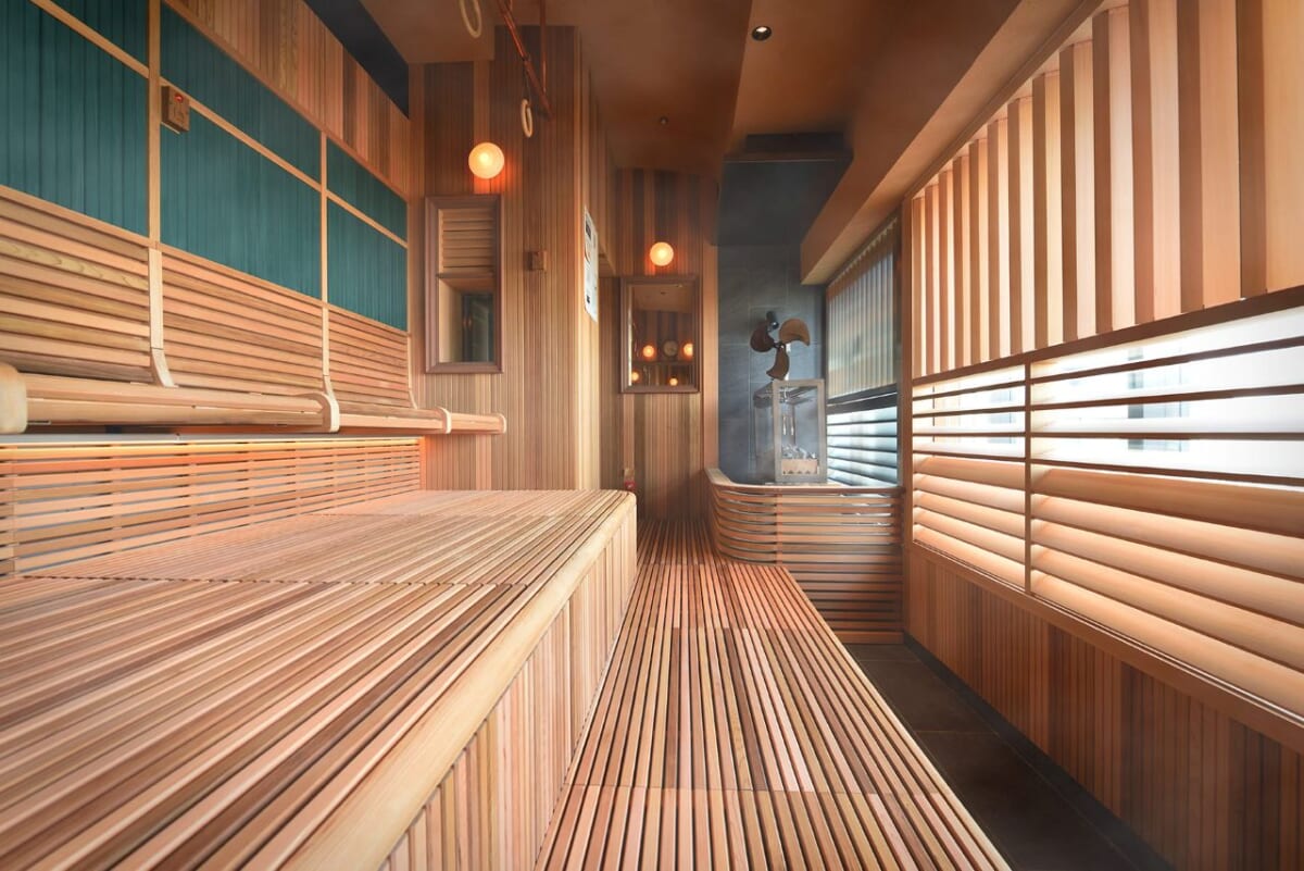 【サウナメッツァ大井町トラックス】路面電車内を再現したトラムサウナが誕生！都市型リカバリースパがオープン