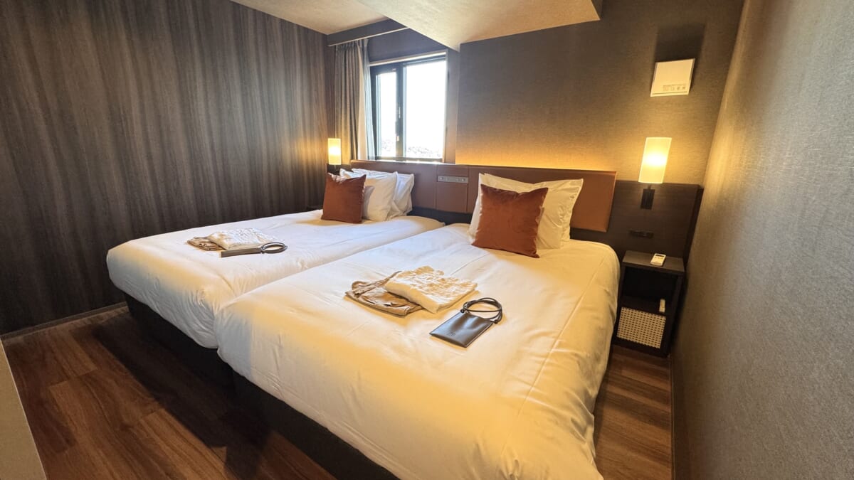 「リーガロイヤルリゾート沖縄 北谷」スイート「グランドコーナースイート」ベットルーム２