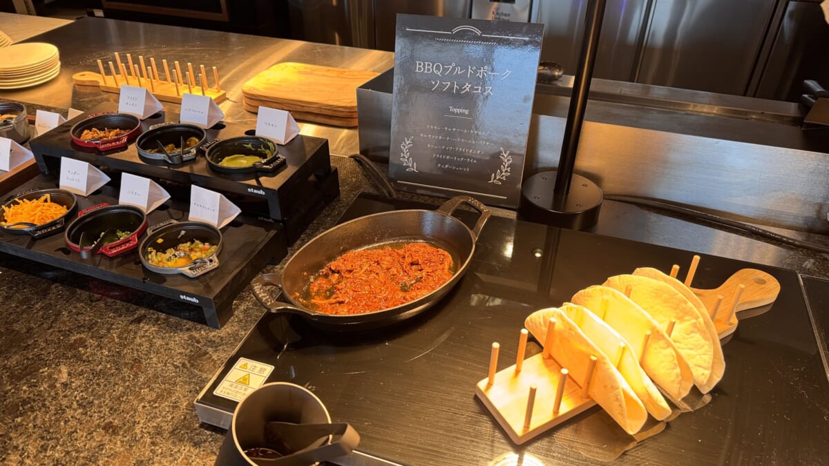 「リーガロイヤルリゾート沖縄 北谷」レストラン朝食メニュータコス