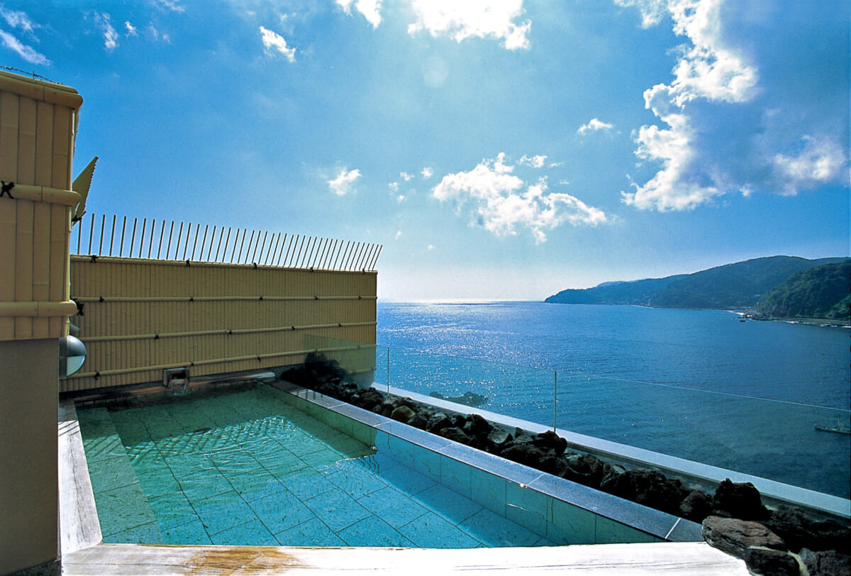 赤沢温泉ホテル1時間3,300円！予約制 貸切展望露天風呂「天穹の湯」