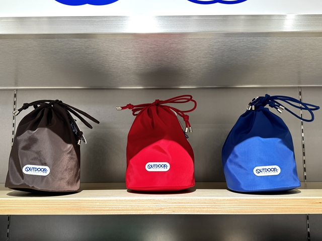 NICE WEATHER SHINJUKU OUTDOOR PRODUCTS（アウトドアプロダクツ）のポーチ