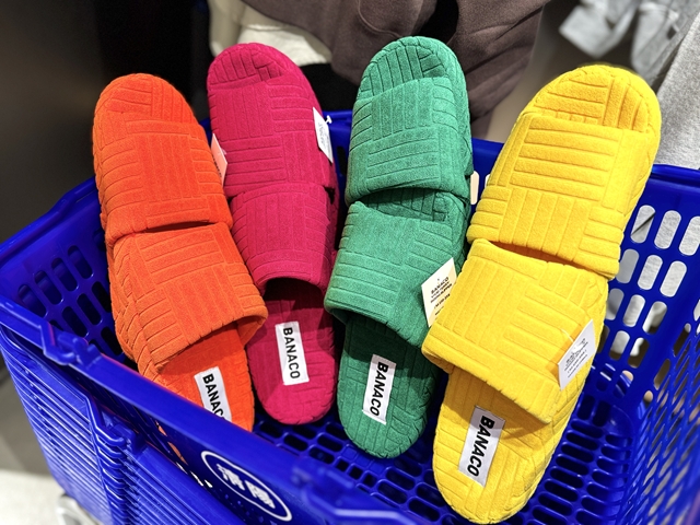 NICE WEATHER SHINJUKU BANACOスリッパ