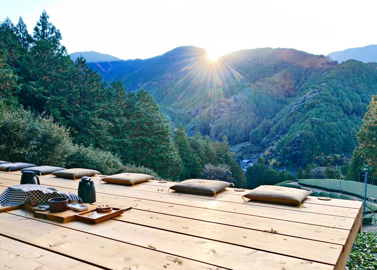 静岡県静岡市・「志田島園」お茶3種の飲み比べ体験のテラス席