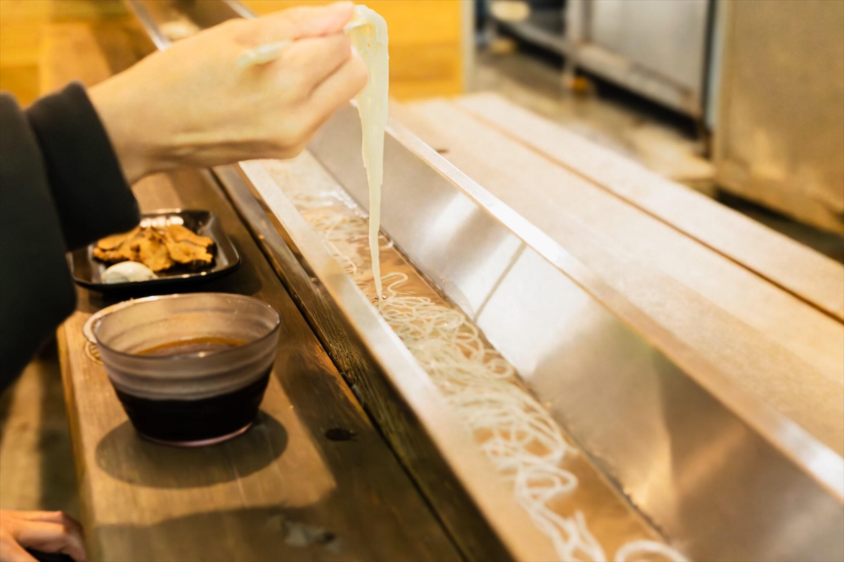 夏でも涼しい山乗渓谷でそうめん流し！「涼水亭」がメニューを増やし営業中｜岡山県