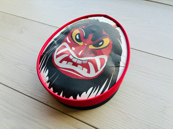 なまはげBOXしとぎ豆がきのパッケージ　外観　斜め