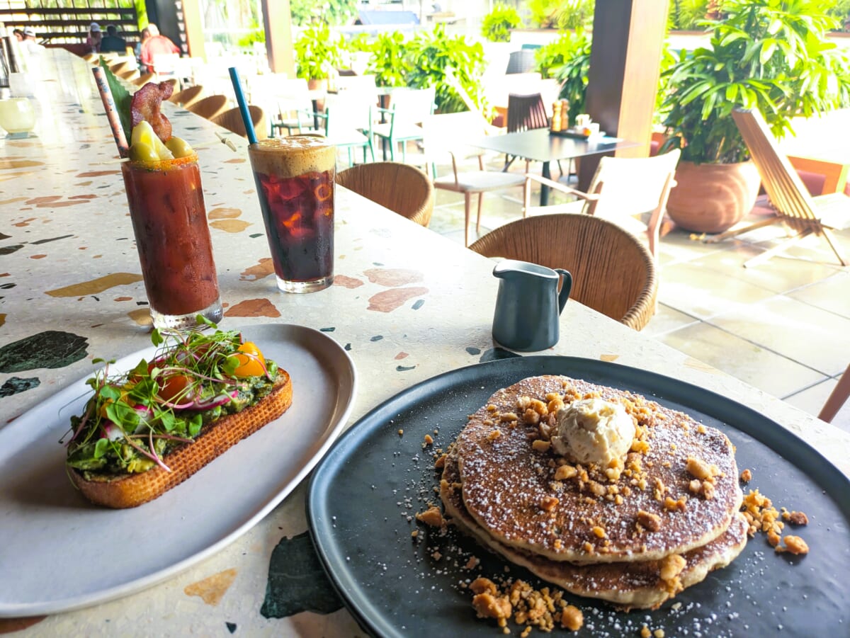 【ハワイ穴場朝食スポット5選】ロコに教えてもらった！絶品フレンチトーストからがっつりロコモコまで