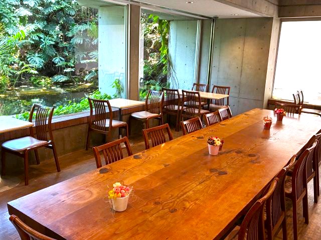 夢の島「BONIN BLUE CAFE」の内観