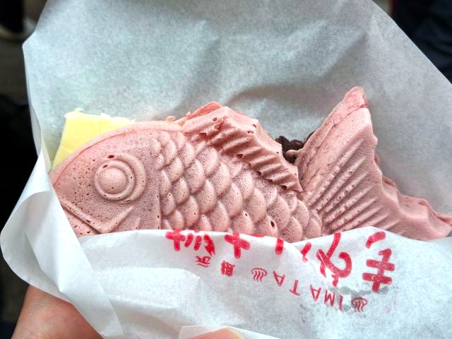 熱海・田舎本舗の桜あんバタたいやき
