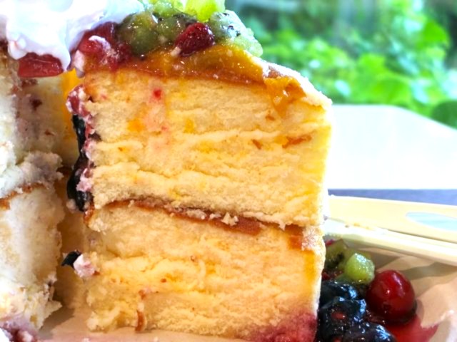夢の島「BONIN BLUE CAFE」の「ゆめふわアイランド・パンケーキ」断面