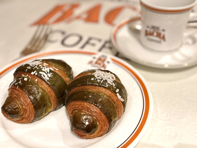バシャコーヒー カヤクロワッサン イートイン