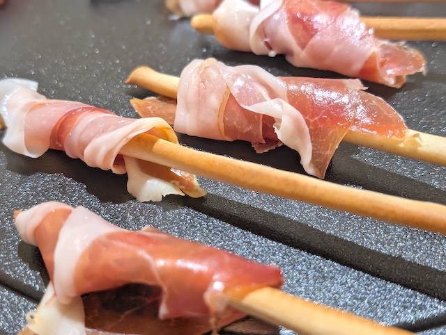 【新業態・千葉県初出店】 素材の味を楽しめる「ピッツェリア アルポンテ・カンパネッラ」生ハム