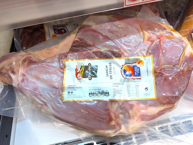 貴重なスペイン産のハモン・セラーノ