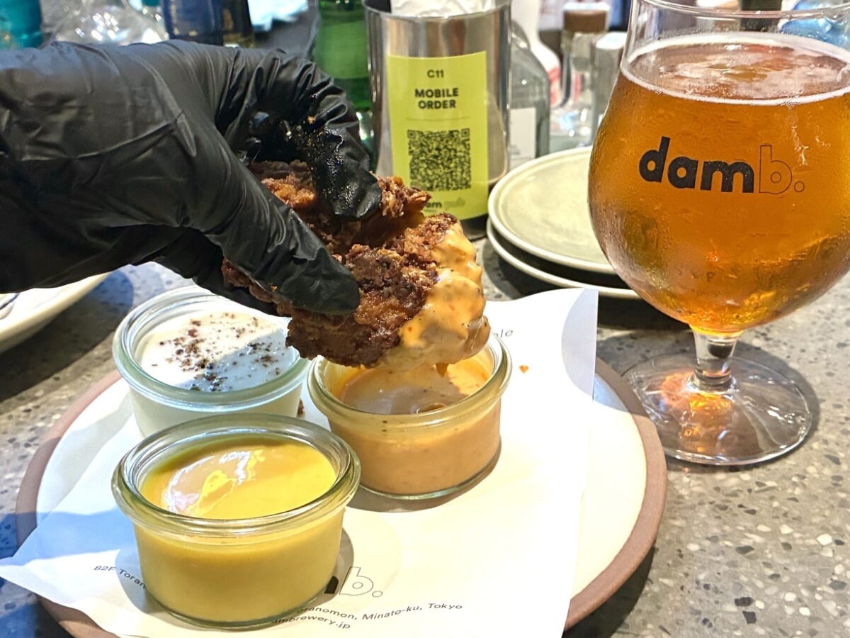 【SNSで話題】“飲めるチキン”の正体とは？虎ノ門「dam pub」でチキンディップを実食！