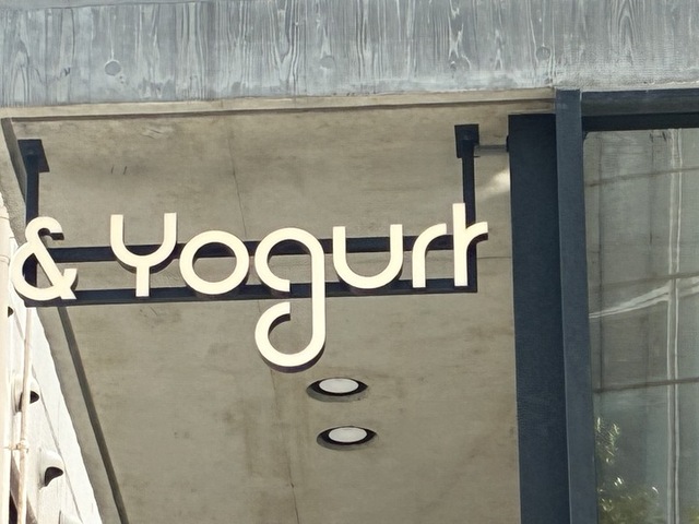 & Yogurt外観