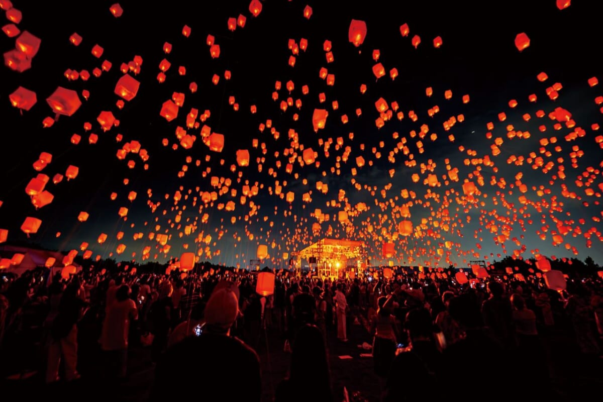 【七夕スカイランタン祭り2026】埼玉と京都で開催！夏まつりの雰囲気と一緒に楽しむ幻想的な夜