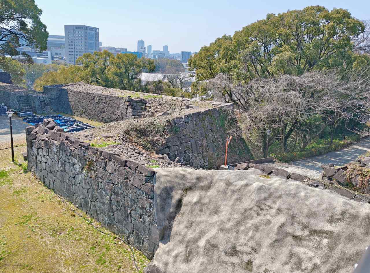 熊本県熊本市・「熊本城」復旧中の石垣