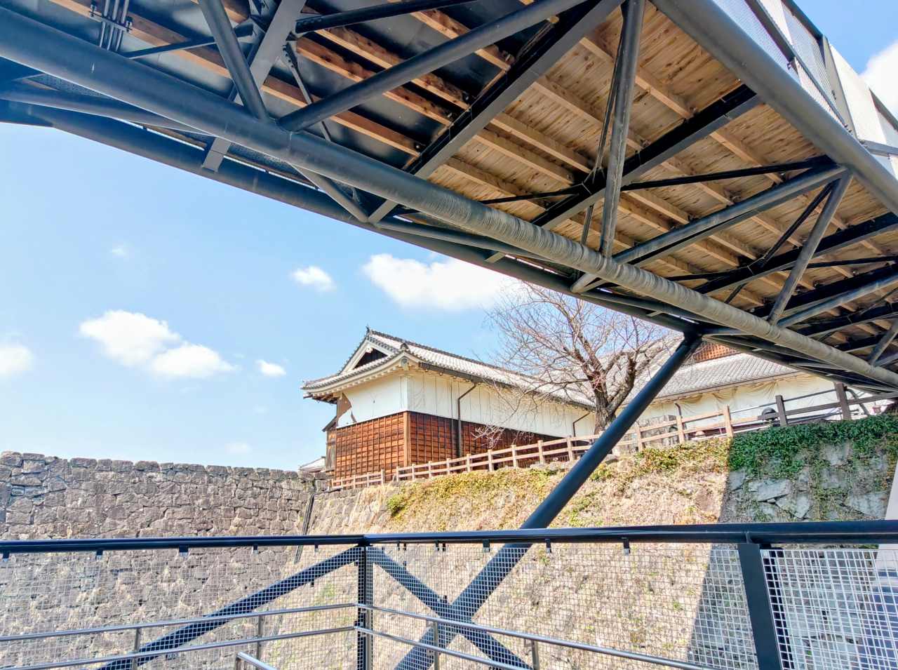 熊本県熊本市・「熊本城」特別見学通路からの眺め