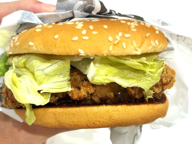 ご当地マック「名古屋名物手羽先風黒胡椒ジューシーチキン」