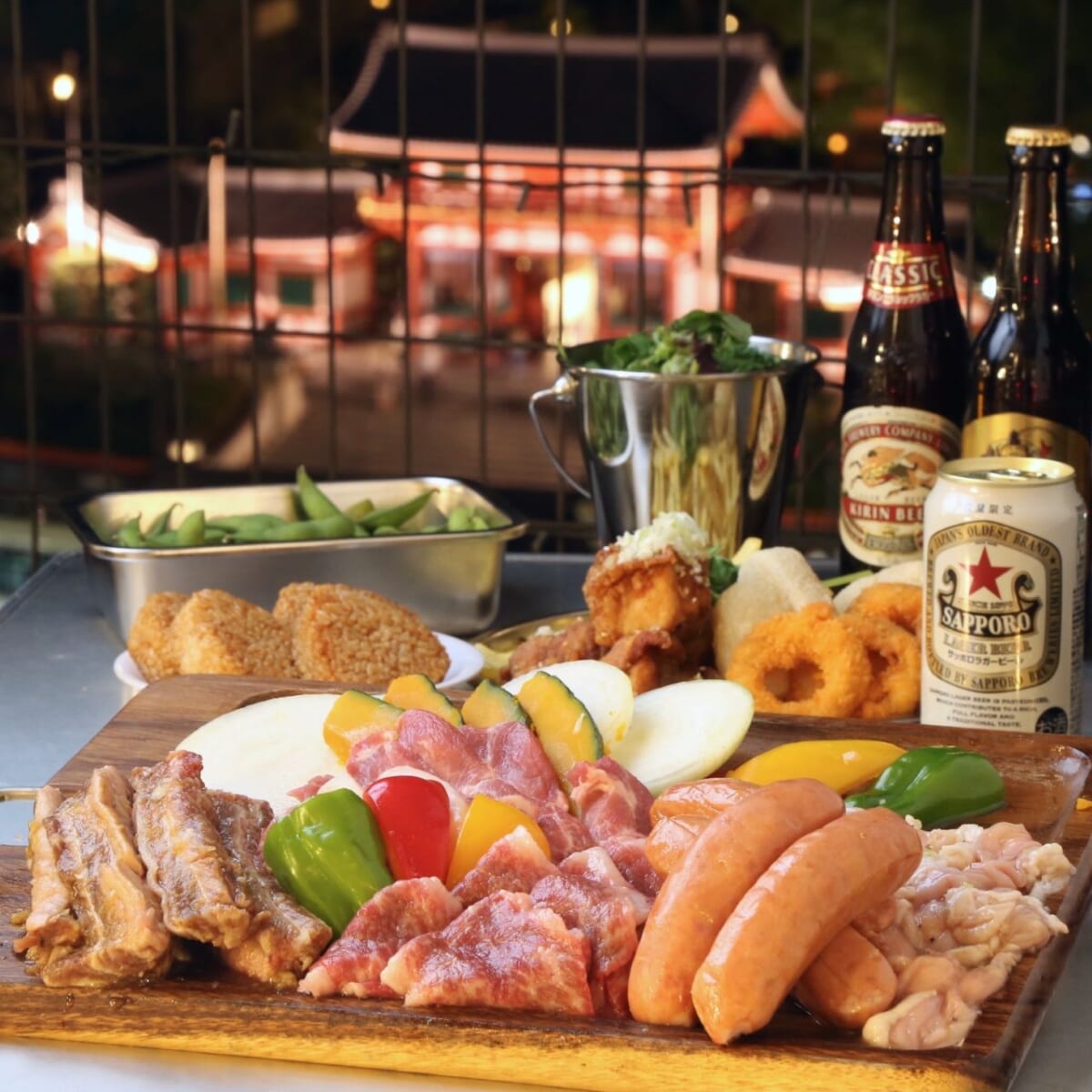【京都祇園ビアガーデン 北海道フェア】ジンギスカンや肉グルメを楽しむ炭火BBQ！オープニングキャンペーンもあり