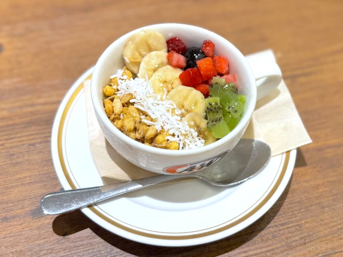 沖縄A&W沖縄カジュアルダイニング プラザハウス店「アサイーボウル」俯瞰