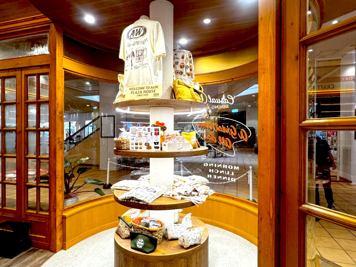 【沖縄】A&Wカジュアルダイニング プラザハウス店で買えるグッズ全紹介!ディスプレイ