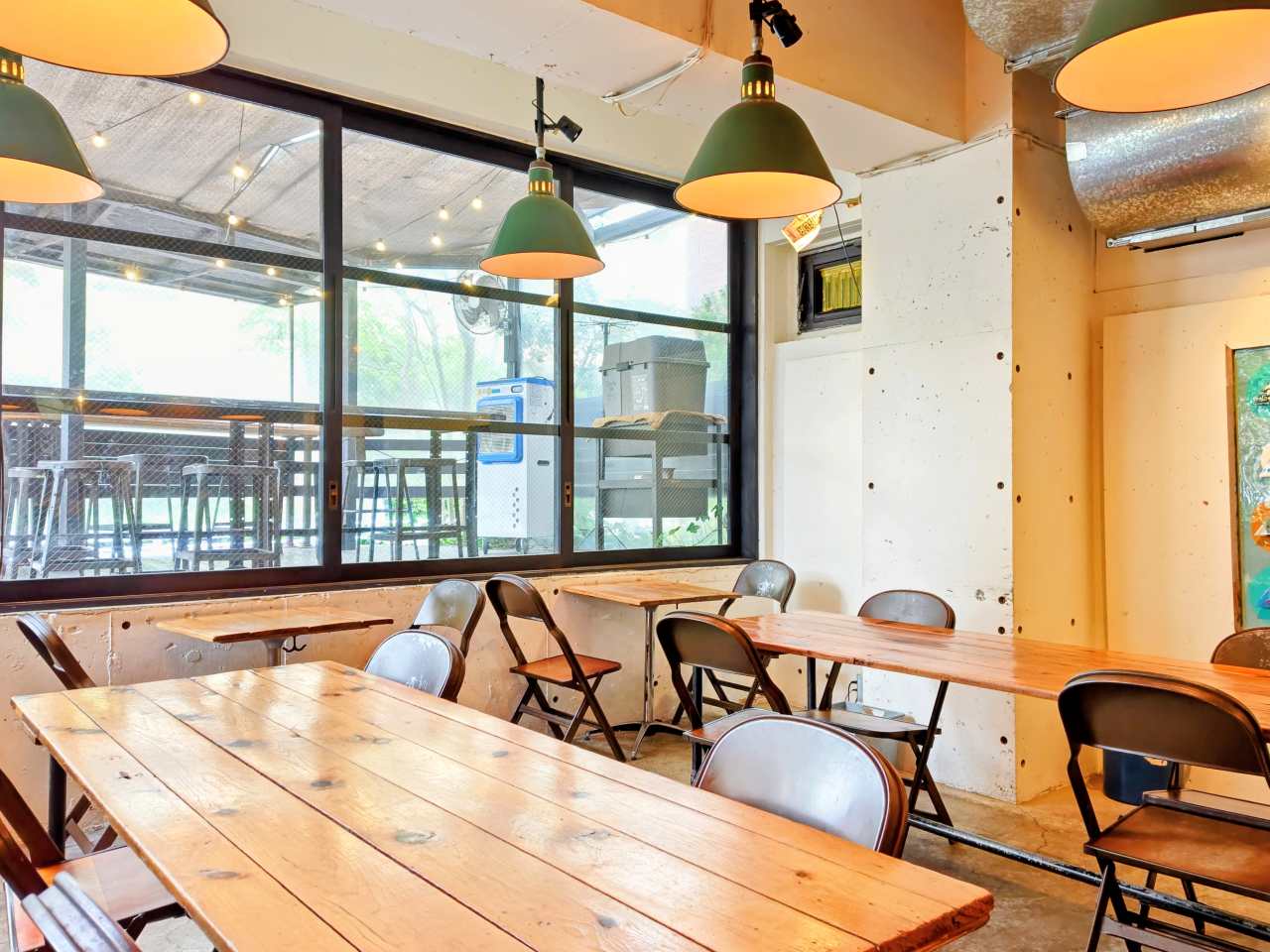 東京都目黒区・「BROOKLYN RIBBON FRIES KOMAZAWA」店内2