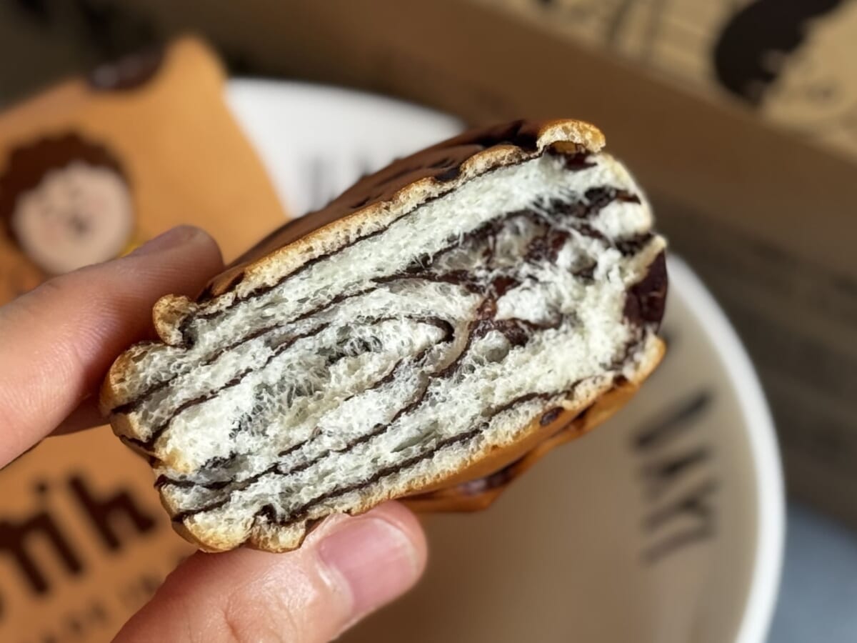 大阪土産「おかんパン」中身チョコ断面