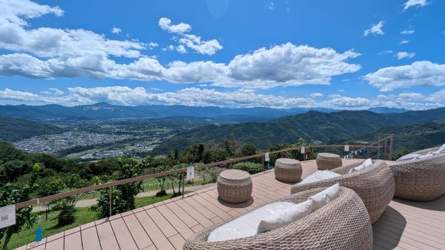 「宝登山ロープウェイ」の「SUSABINO TERRACE」