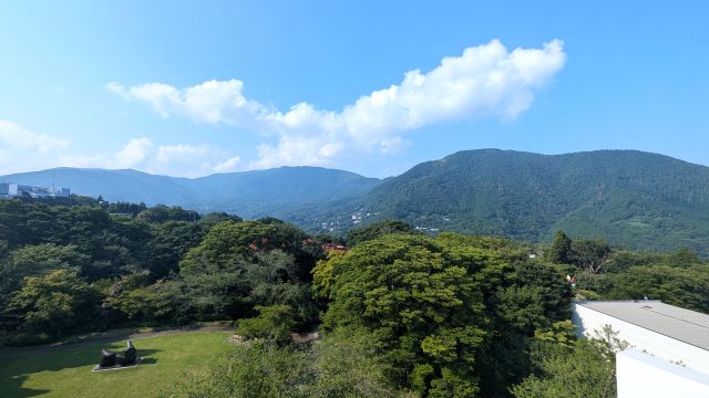 彫刻の森美術館「幸せをよぶシンフォニー彫刻」