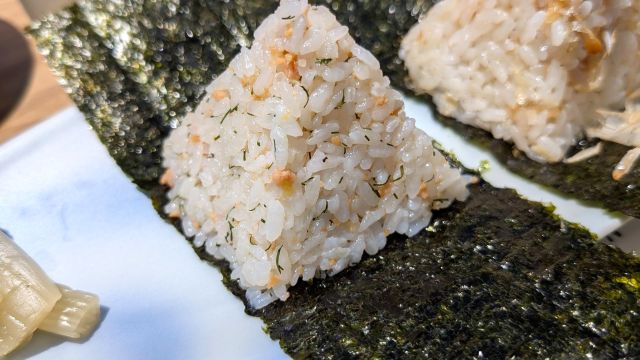 「宝登山ロープウェイ」の「SUSABINOキッチン 天空むすびセット なつね」