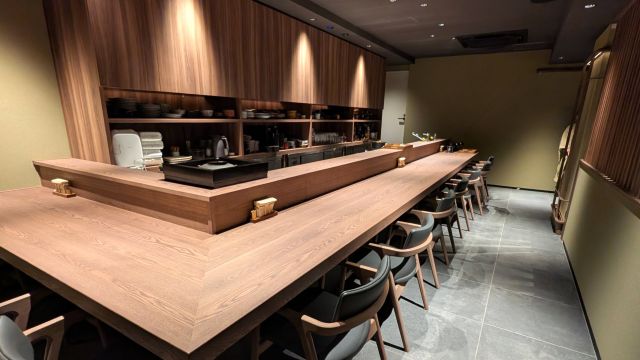 「箱根強羅 KAIKA」の「水」カウンター