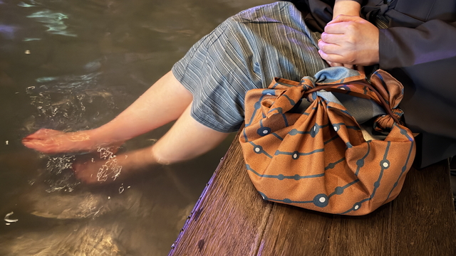 草津温泉　湯畑　足湯