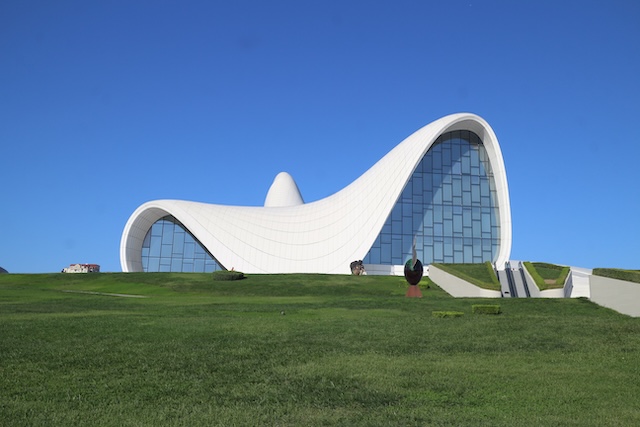アゼルバイジャン 建物 VIVANT ドラマ 建築物