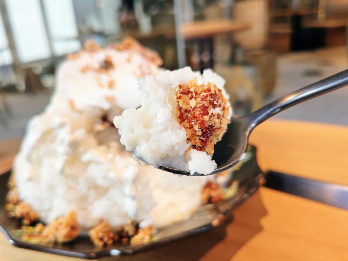 東京都港区・「AMAM DACOTAN cafe&bake 表参道」2026年夏季限定かき氷「氷ノ山」白ノ山（ココナッツとクラッシュハニートースト）8