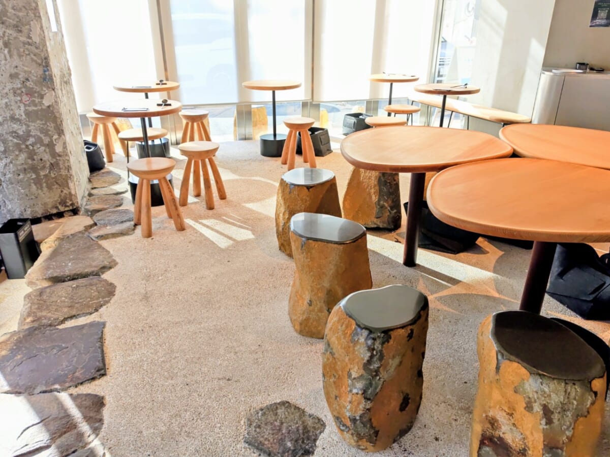 東京都港区・「AMAM DACOTAN cafe&bake 表参道」店内
