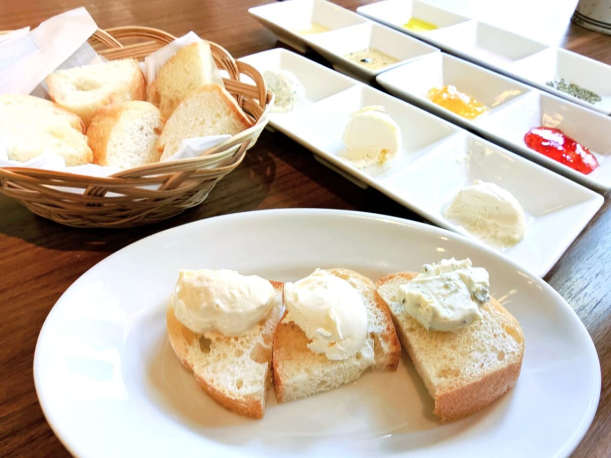 神奈川県川崎市・「La Petite Fromagerie 〜小さなチーズの店〜」パン&20種チーズ食べ放題プラン
