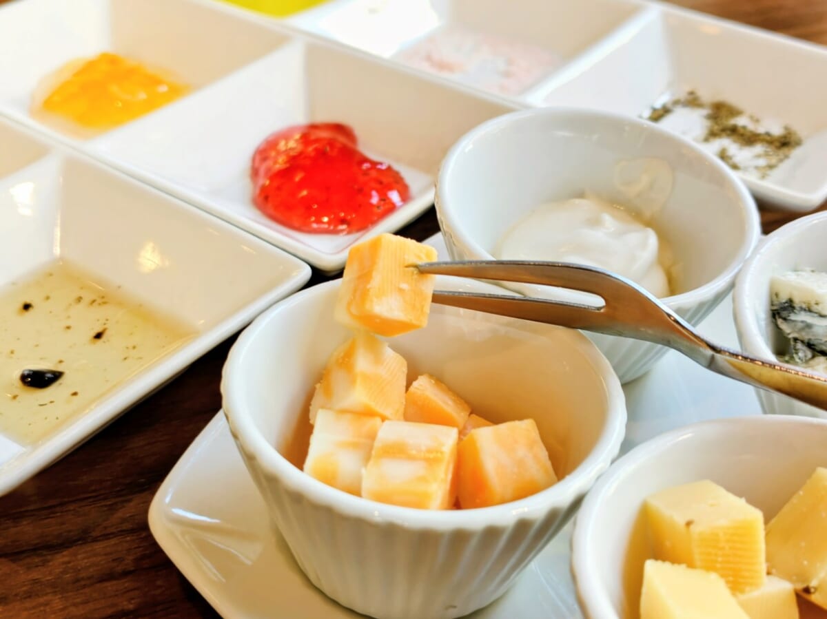 神奈川県川崎市・「La Petite Fromagerie 〜小さなチーズの店〜」パン&20種チーズ食べ放題プラン(コルビージャック)