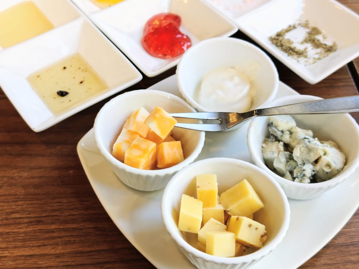 神奈川県川崎市・「La Petite Fromagerie 〜小さなチーズの店〜」パン&20種チーズ食べ放題プラン3