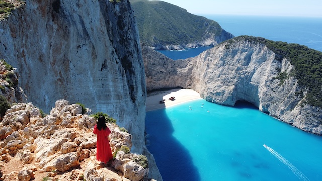 ザギントス島 ナヴァイオビーチ 絶景 紅の豚 バス 行き方 アテネ フェリー