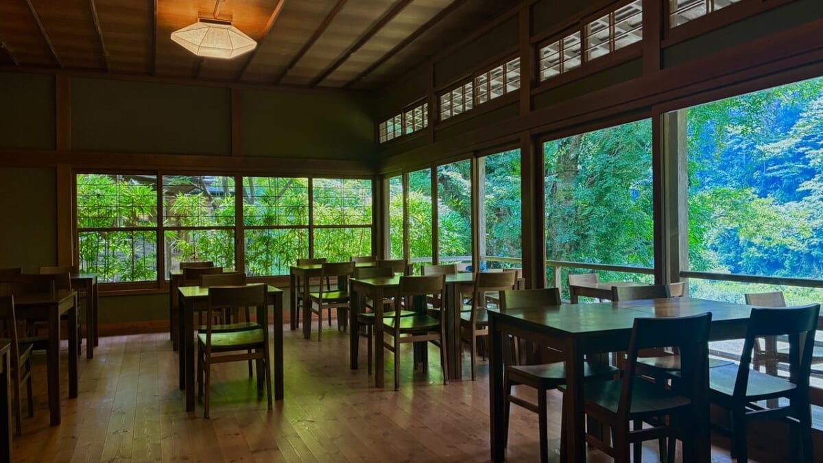 CAFE雫　室内