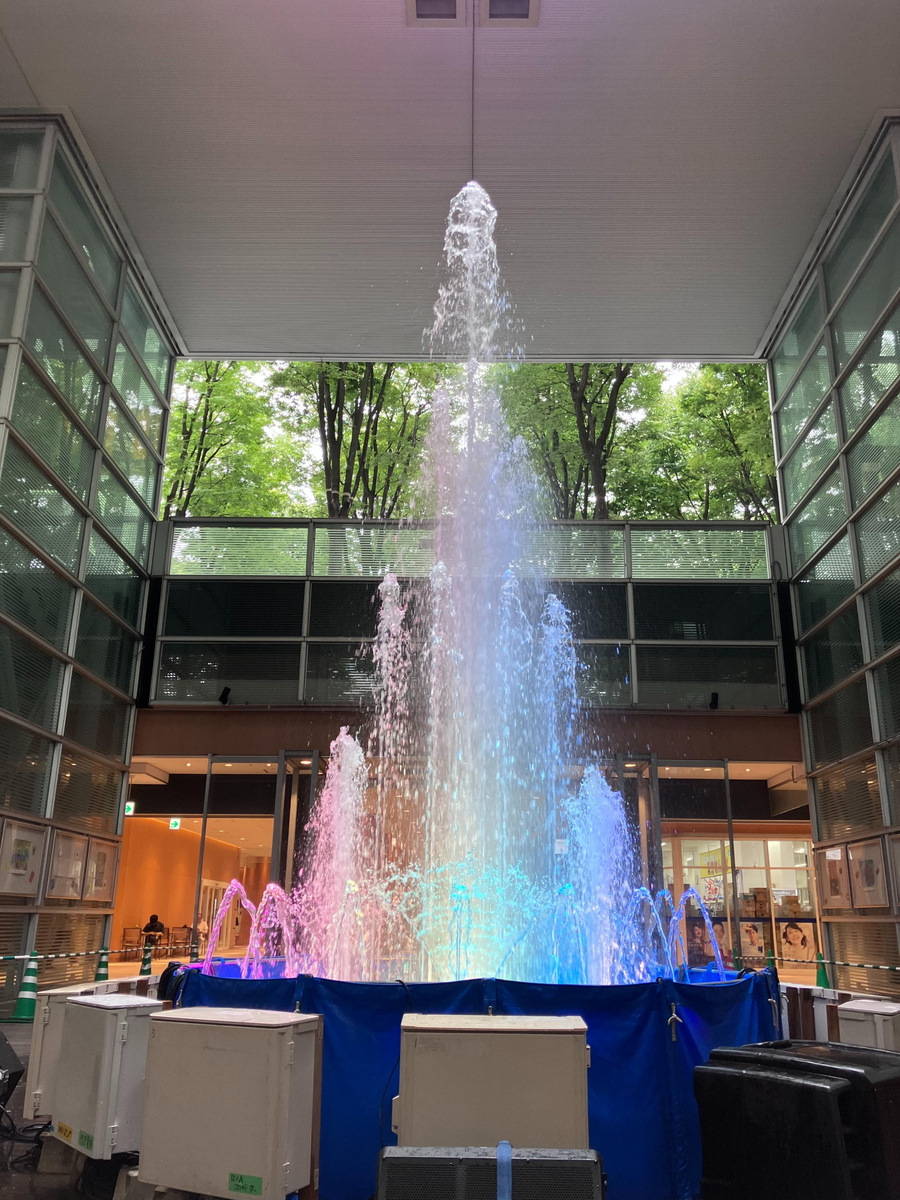 昼は水遊び・夜は音と光の噴水ショー！「KEYAKIHIROBA MUSIC FOUNTAIN SHOW」開催中｜さいたま新都心