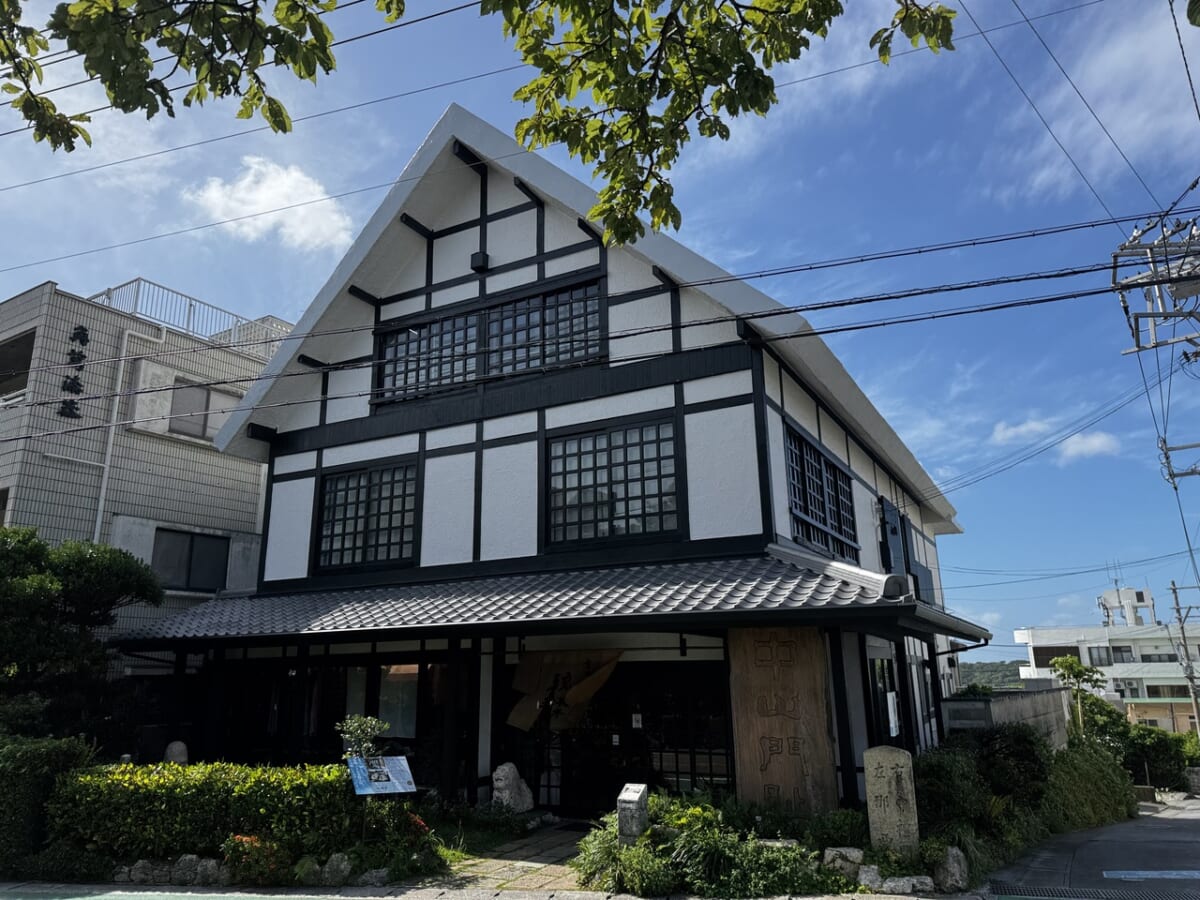 首里琉染外観