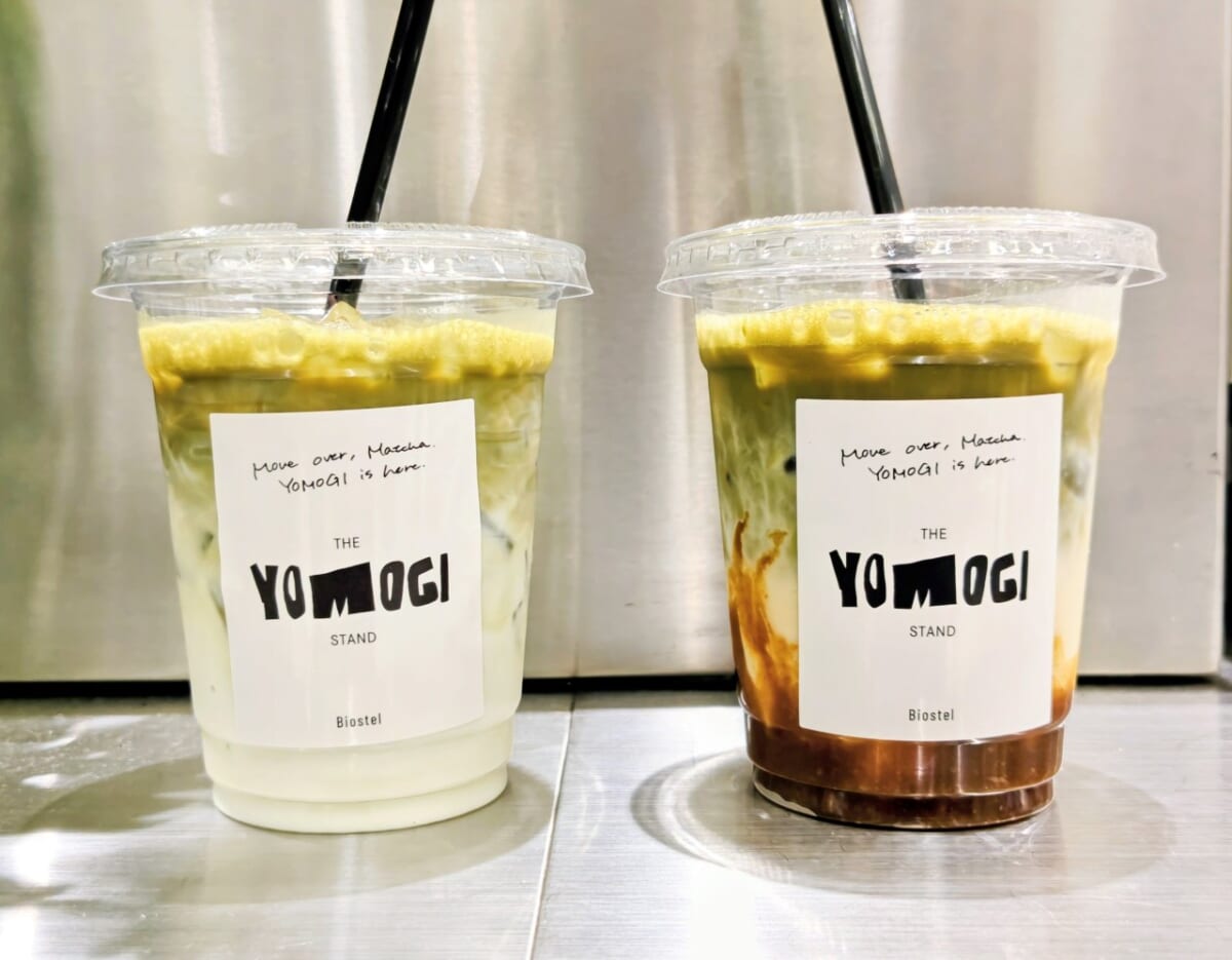 東京都渋谷区・「BETWEEN by THE YOMOGI STAND」発酵よもぎラテ、ハーバルエリクサー（発酵よもぎ&デーツ）