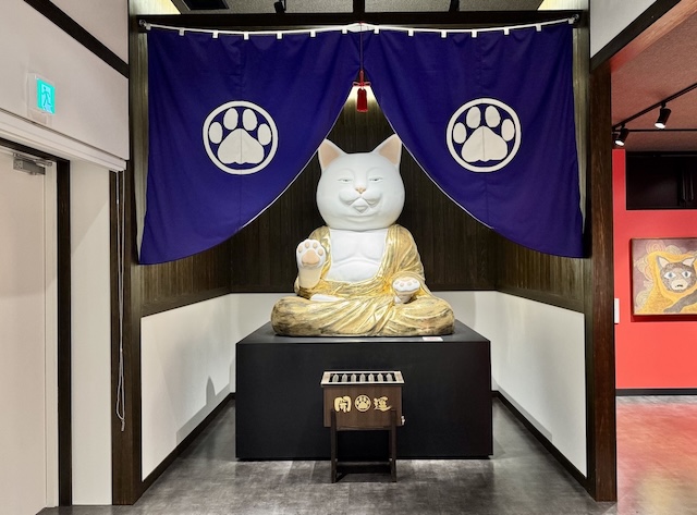 猫猫寺 湯布別院　猫大仏