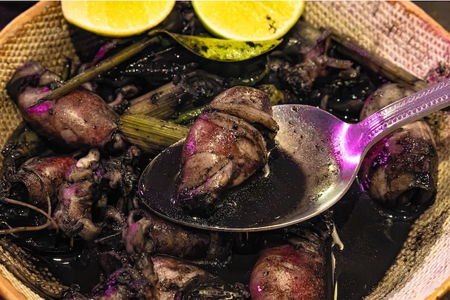 イーガ・ラボで食べたクラビ料理「Squid in Lime Ink Soup (Krabi-Style)」2