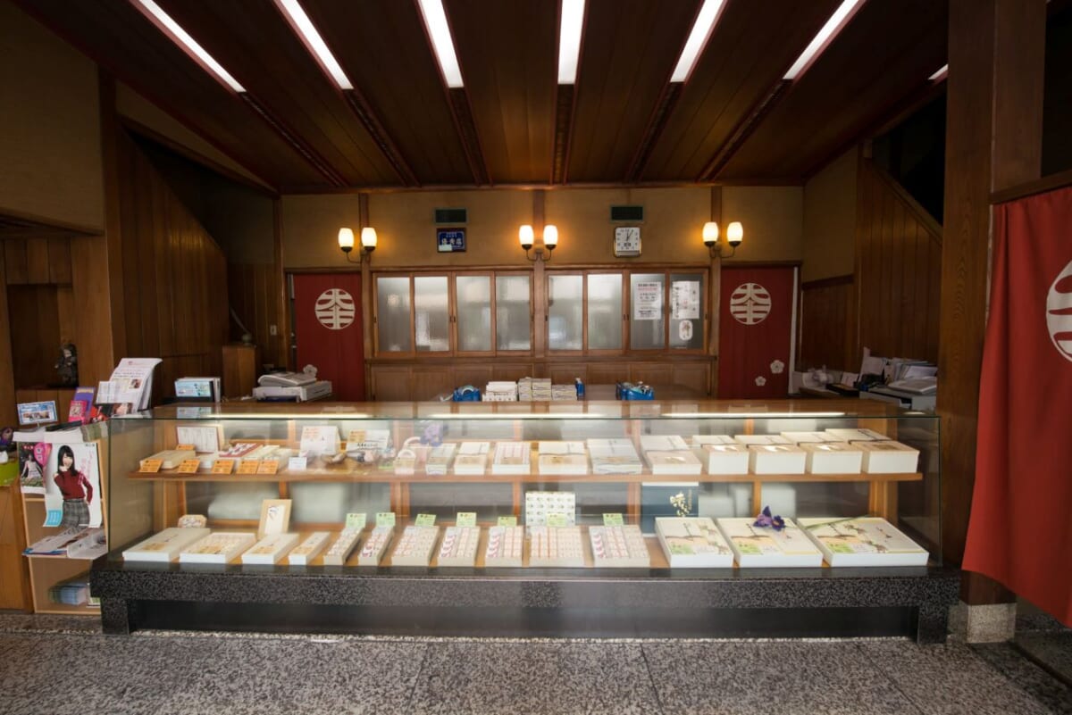 岡山県岡山市・「大手饅頭伊部屋 −京橋本店−」（画像提供：株式会社大手饅頭伊部屋）